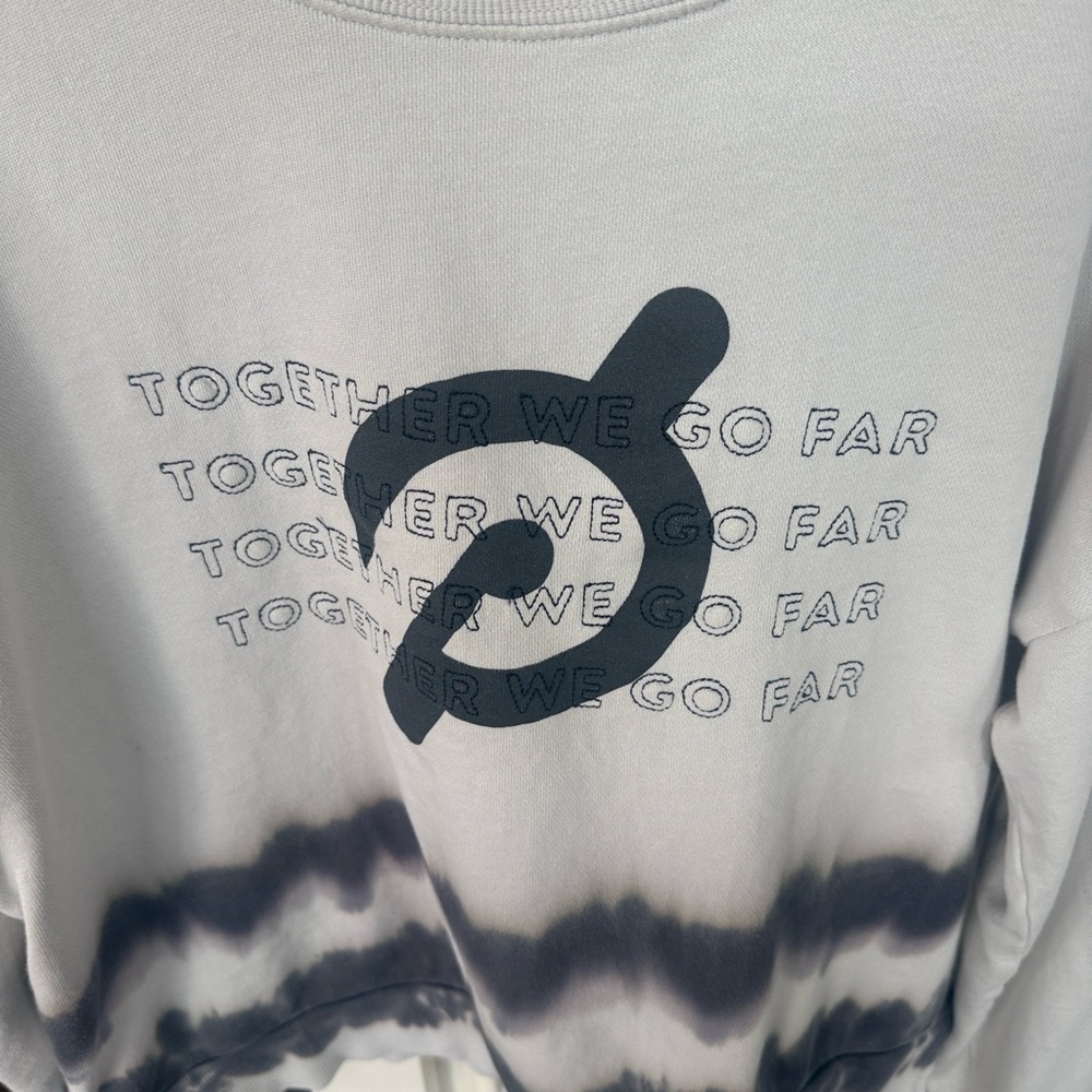 Peloton Daydreamer Together We Go Far embroidered tie dye pullover crewneck M - Picture 3 of 6